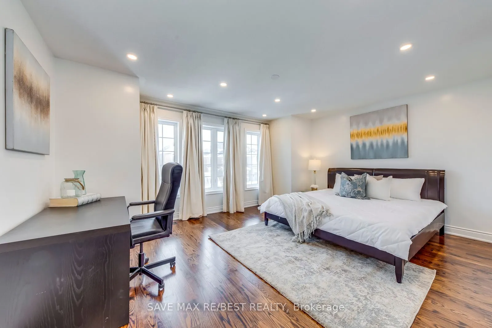 277 Cossack Crt