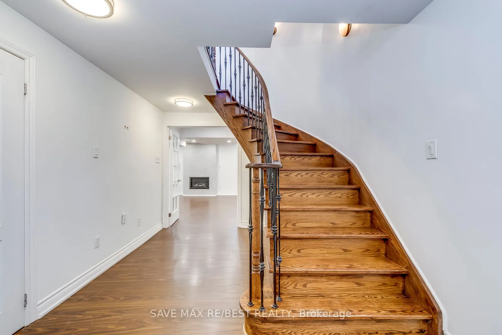 277 Cossack Crt