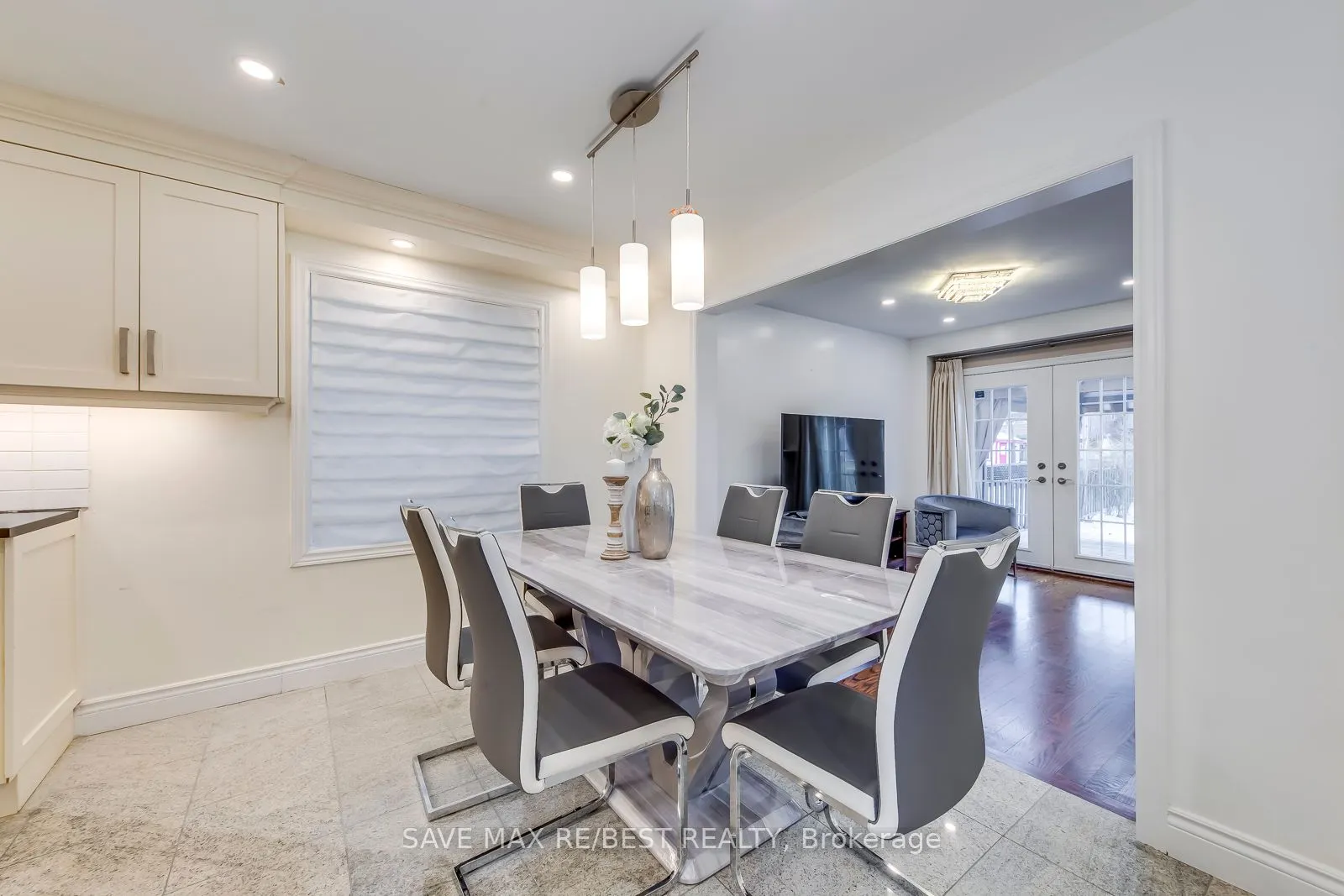 277 Cossack Crt