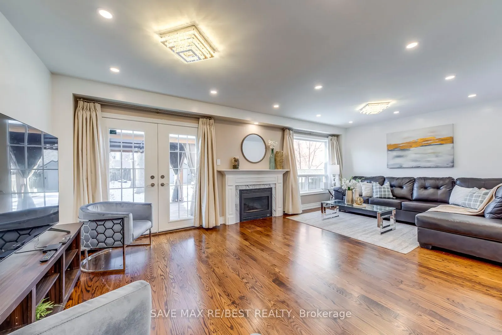 277 Cossack Crt
