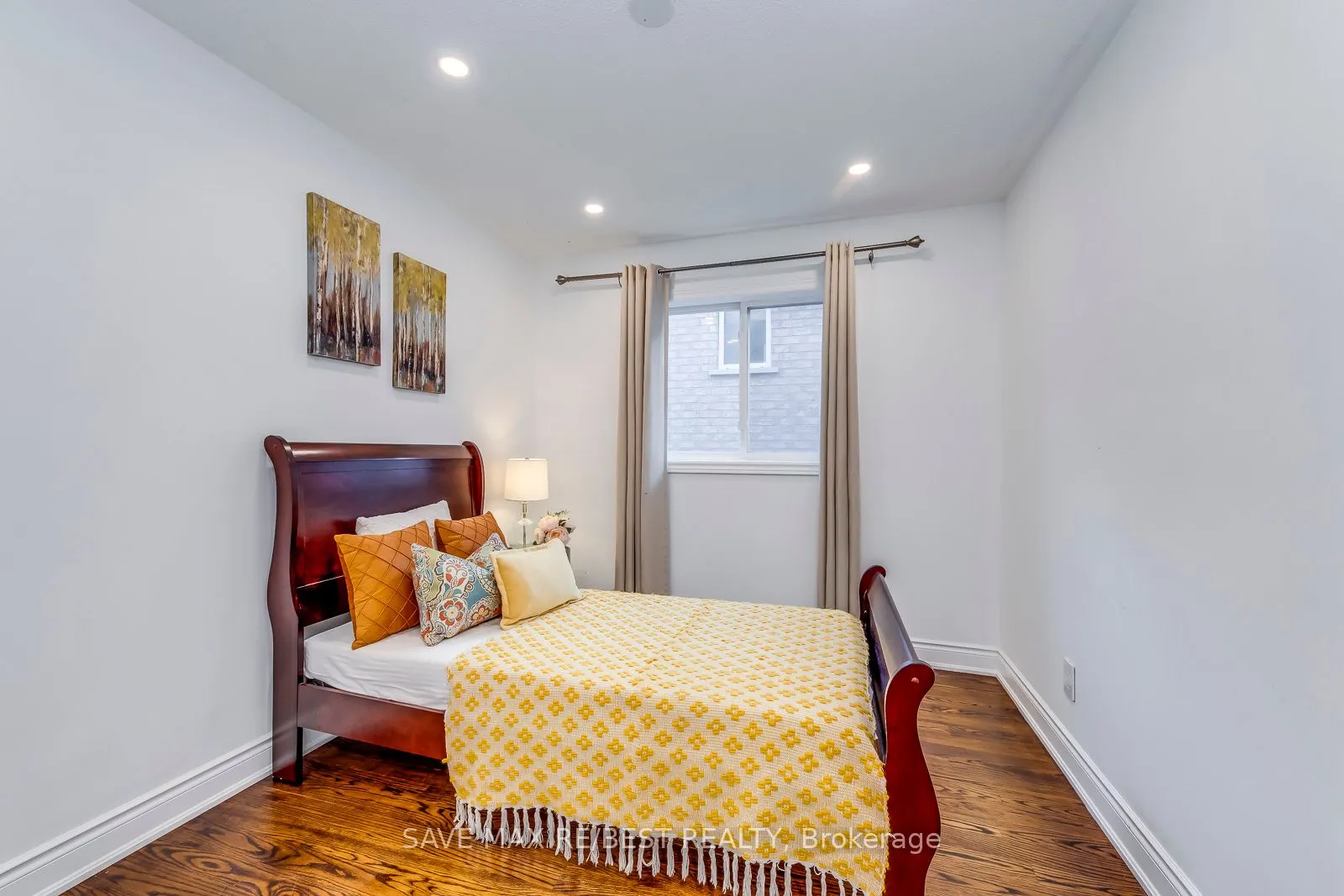 277 Cossack Crt