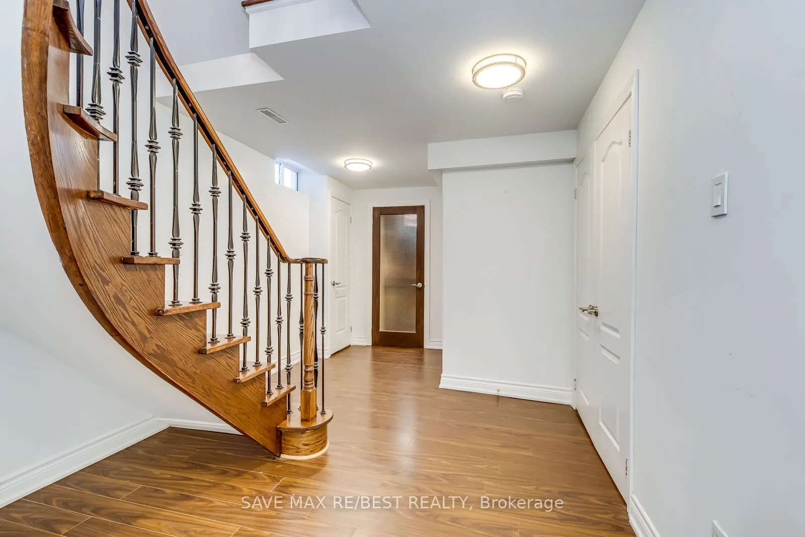277 Cossack Crt