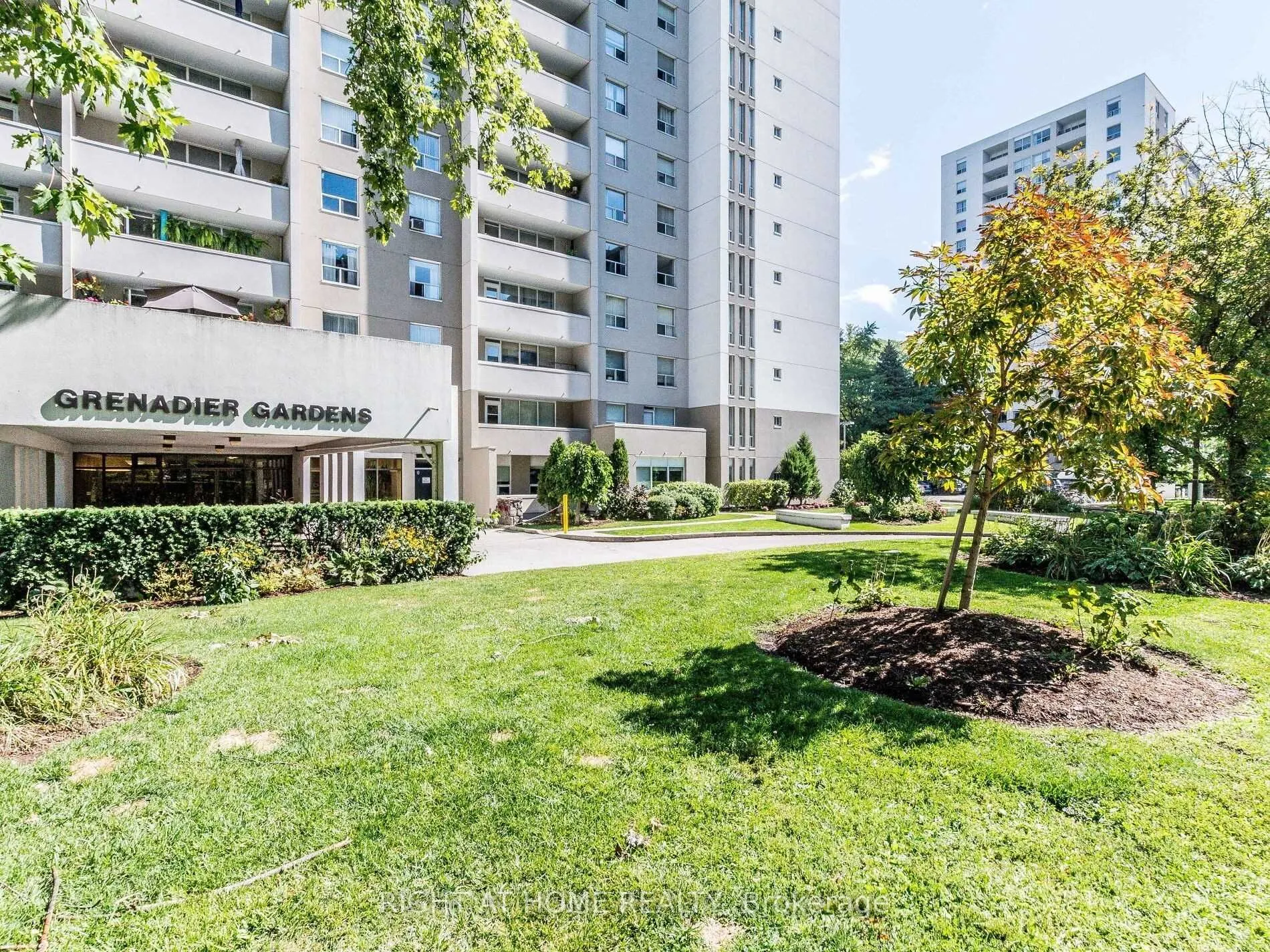 65 Southport St, #1001