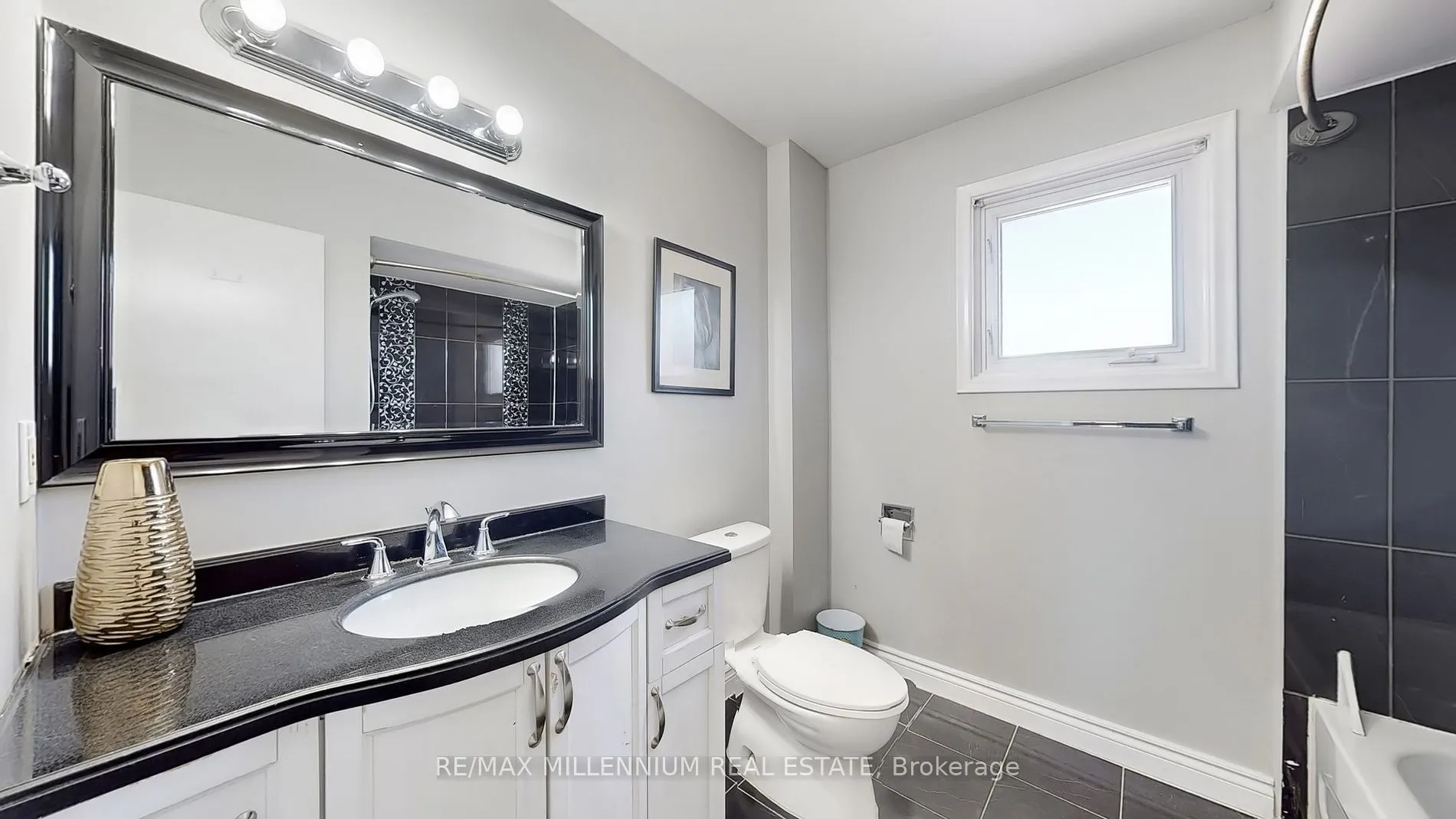 27 Dundalk Cres