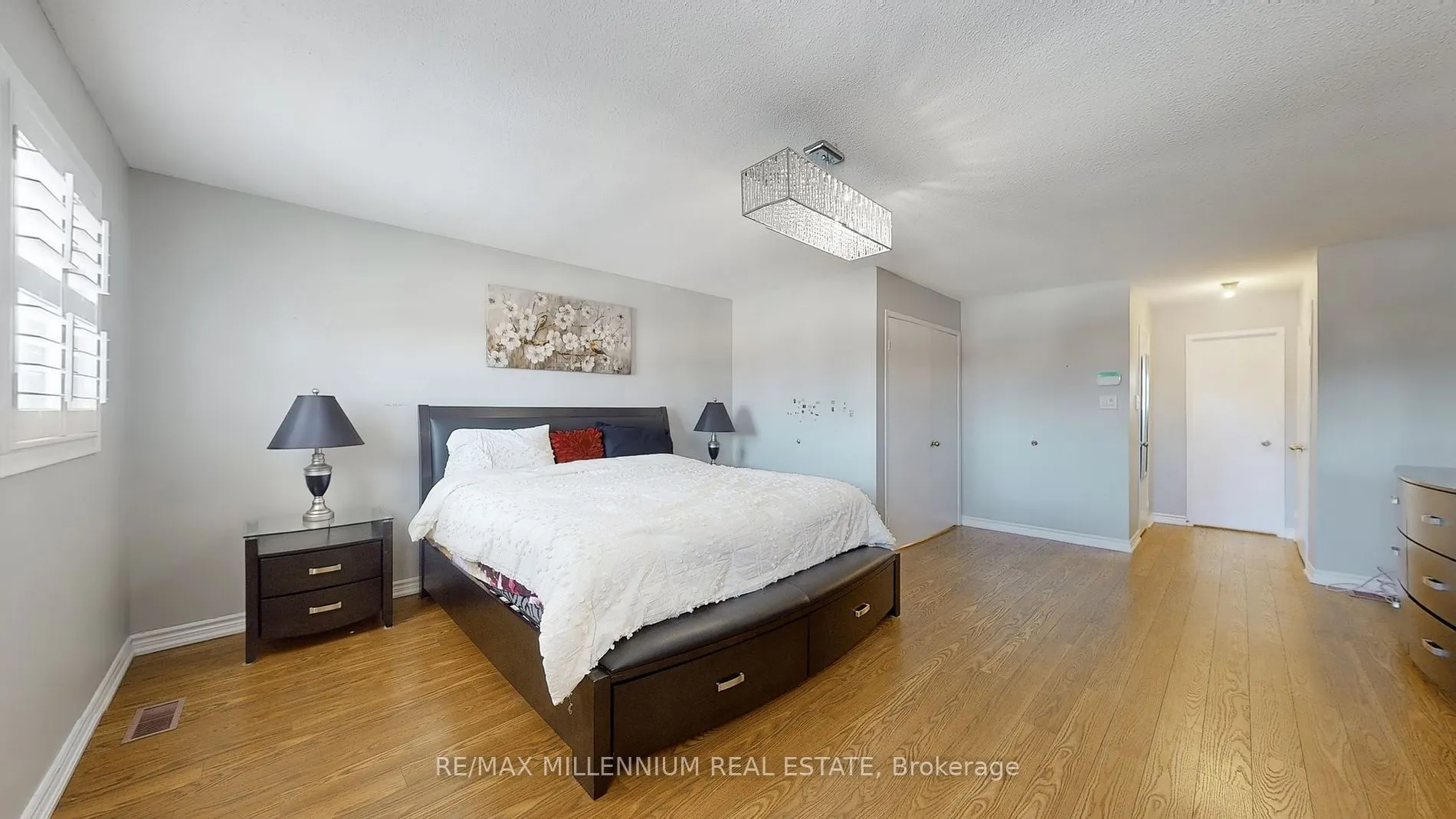 27 Dundalk Cres
