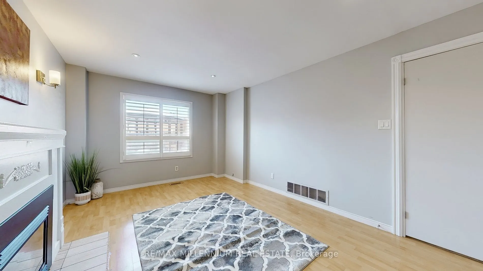 27 Dundalk Cres