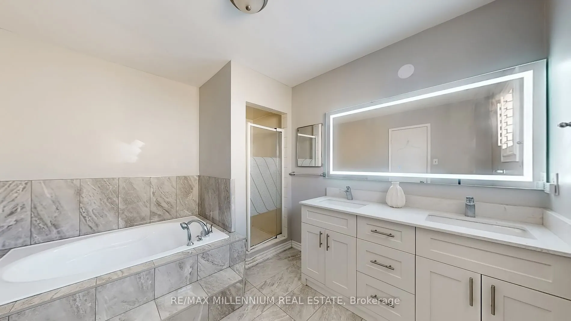 27 Dundalk Cres