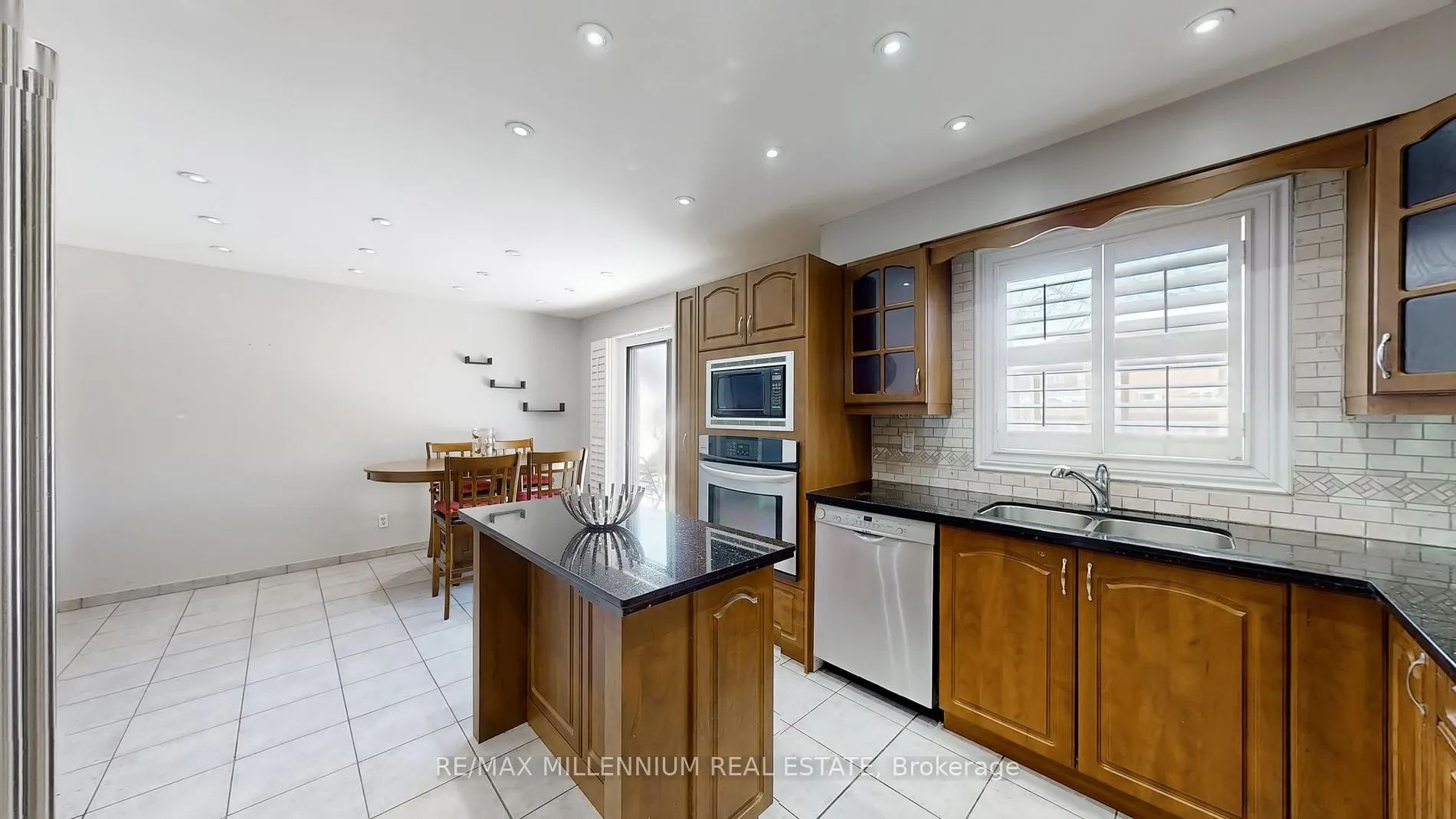 27 Dundalk Cres