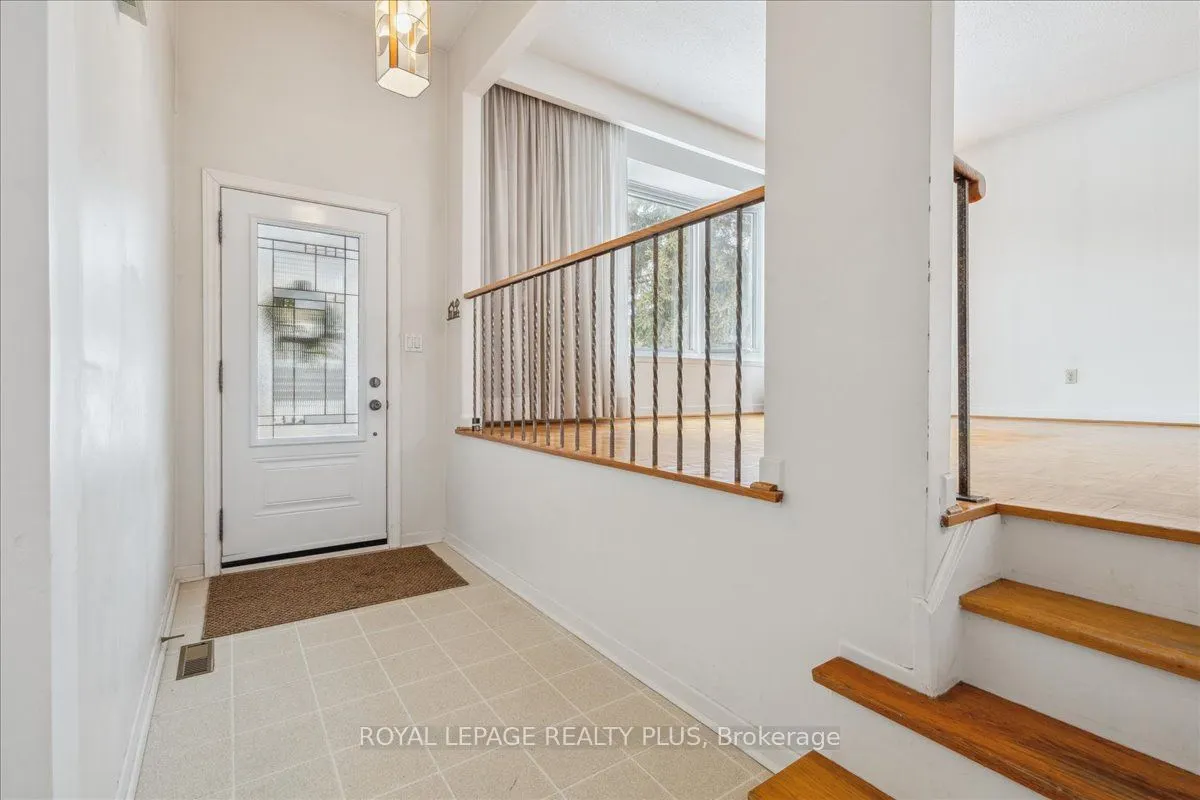 3525 Pitch Pine Cres