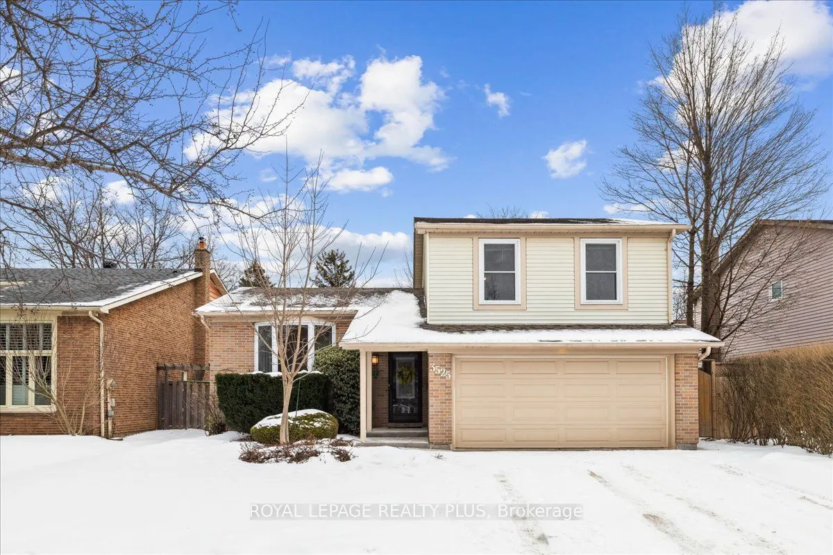 3525 Pitch Pine Cres