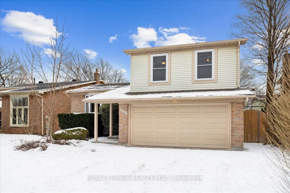3525 Pitch Pine Cres