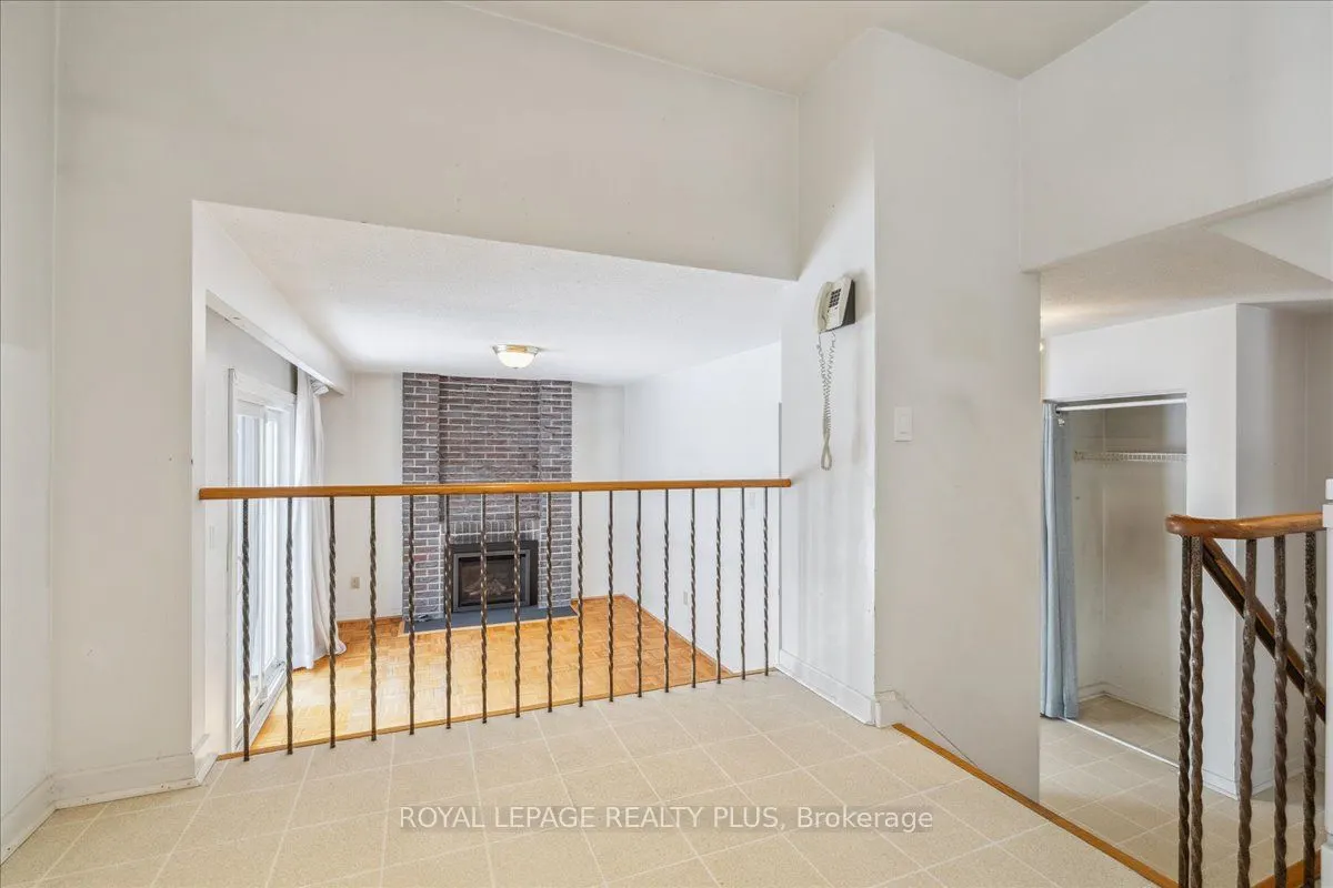 3525 Pitch Pine Cres