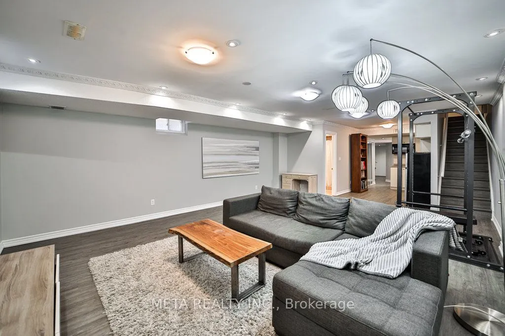 4597 Centretown Way
