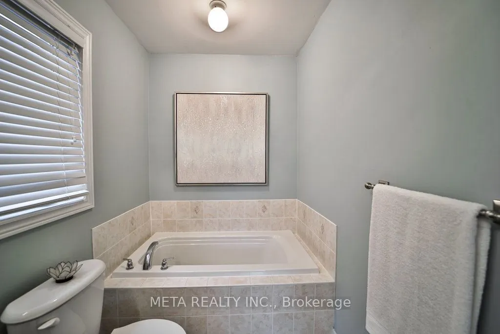 4597 Centretown Way