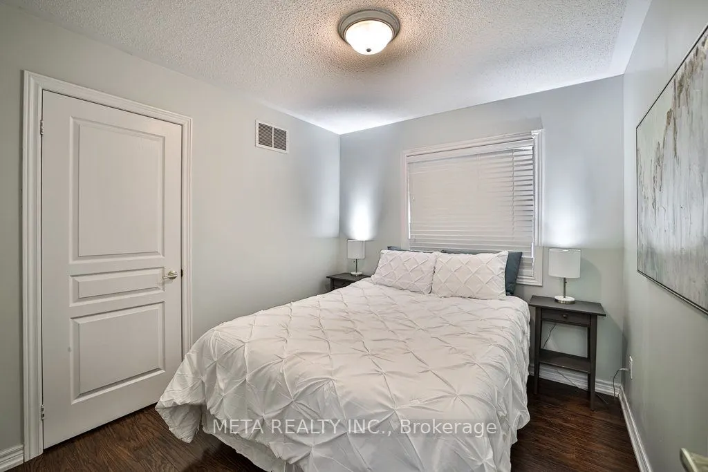4597 Centretown Way