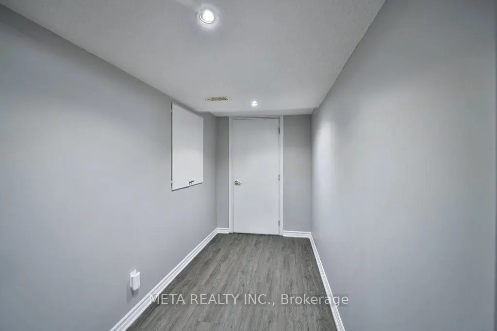4597 Centretown Way