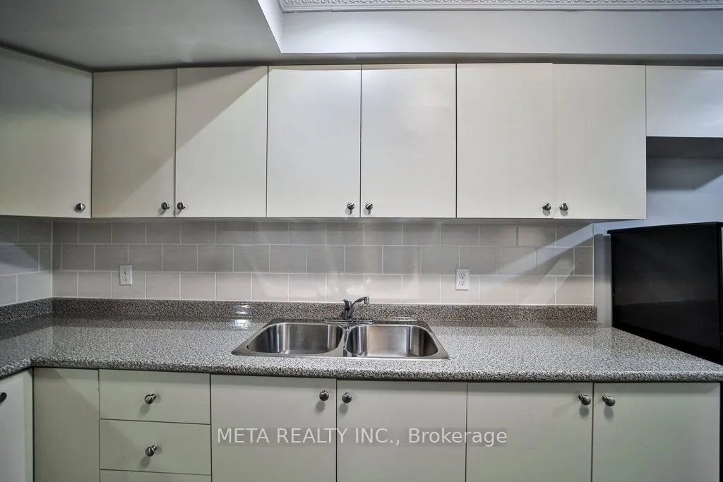 4597 Centretown Way