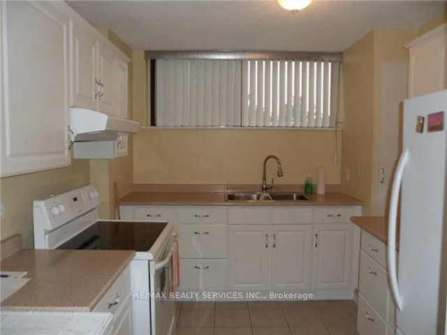 4689 Jane Street, #409