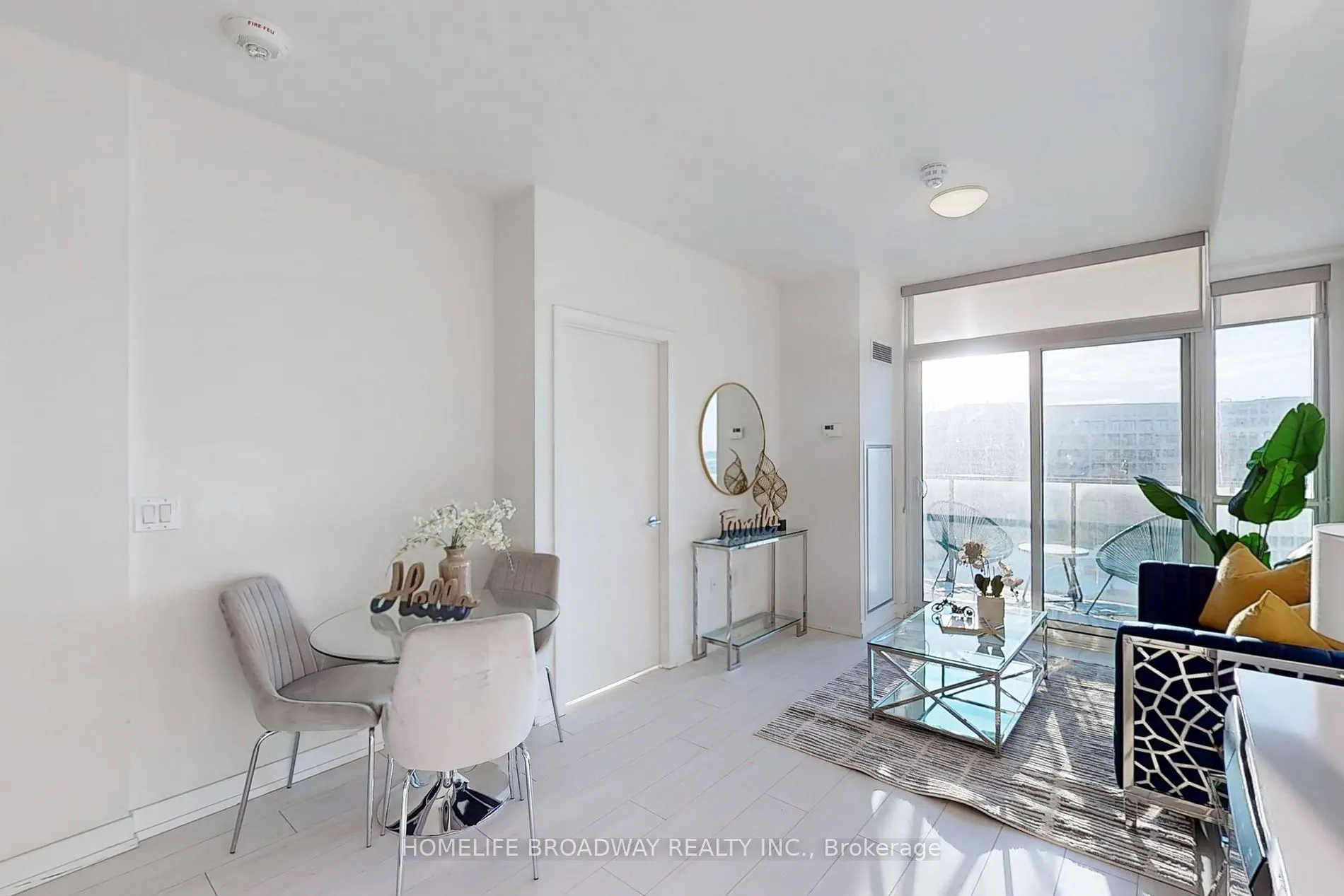 10 De Boers Dr, #1302