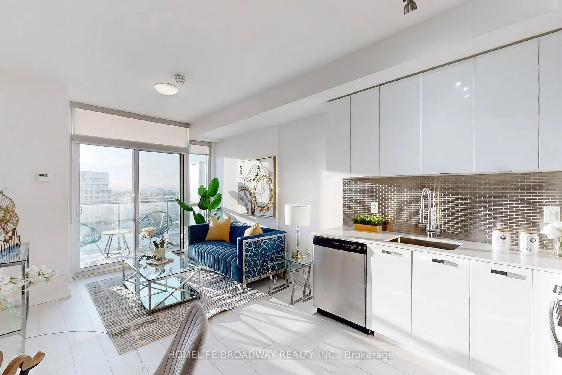10 De Boers Dr, #1302