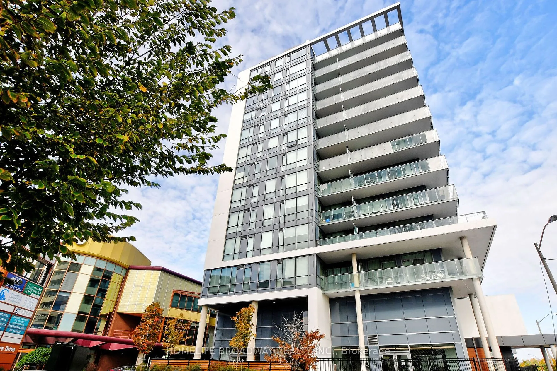 10 De Boers Dr, #1302