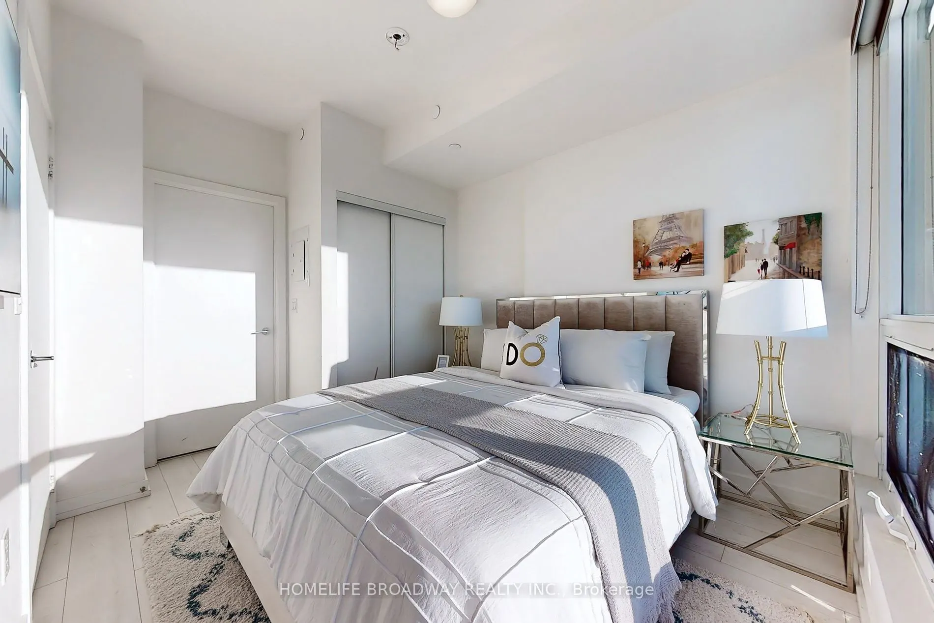 10 De Boers Dr, #1302
