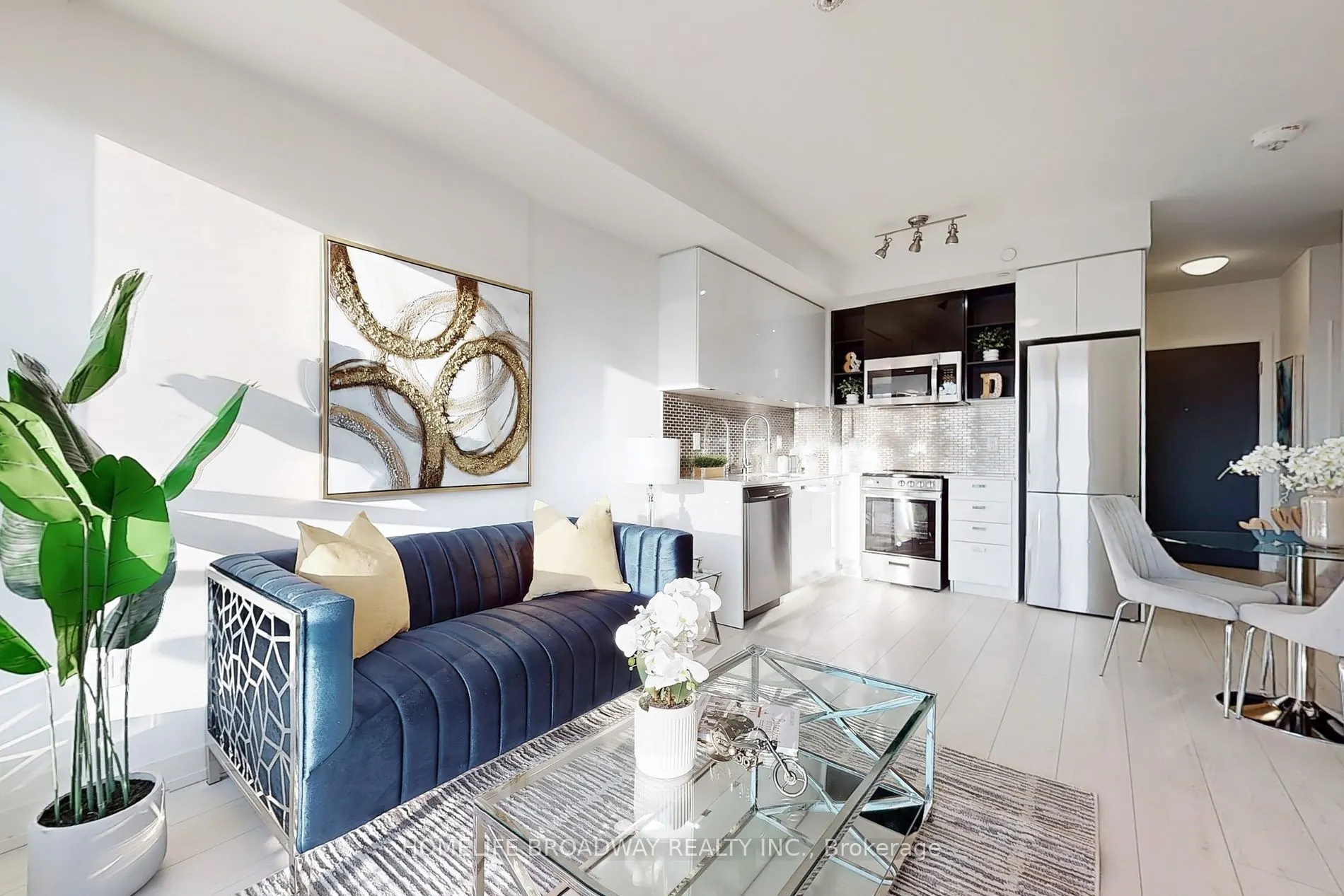 10 De Boers Dr, #1302