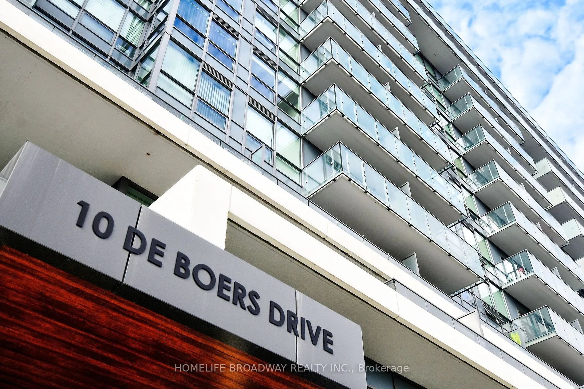 10 De Boers Dr, #1302
