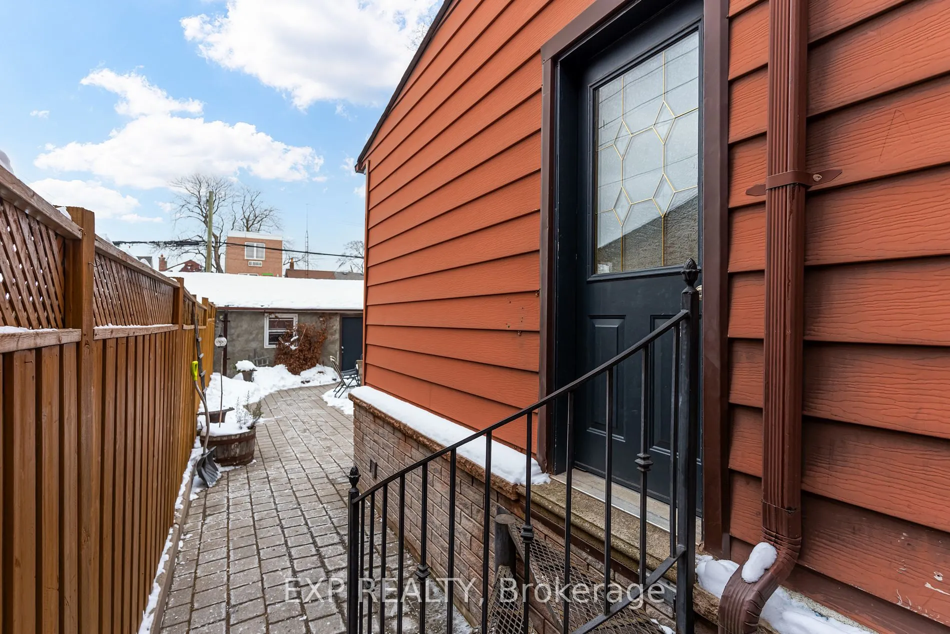 389 Delaware Ave