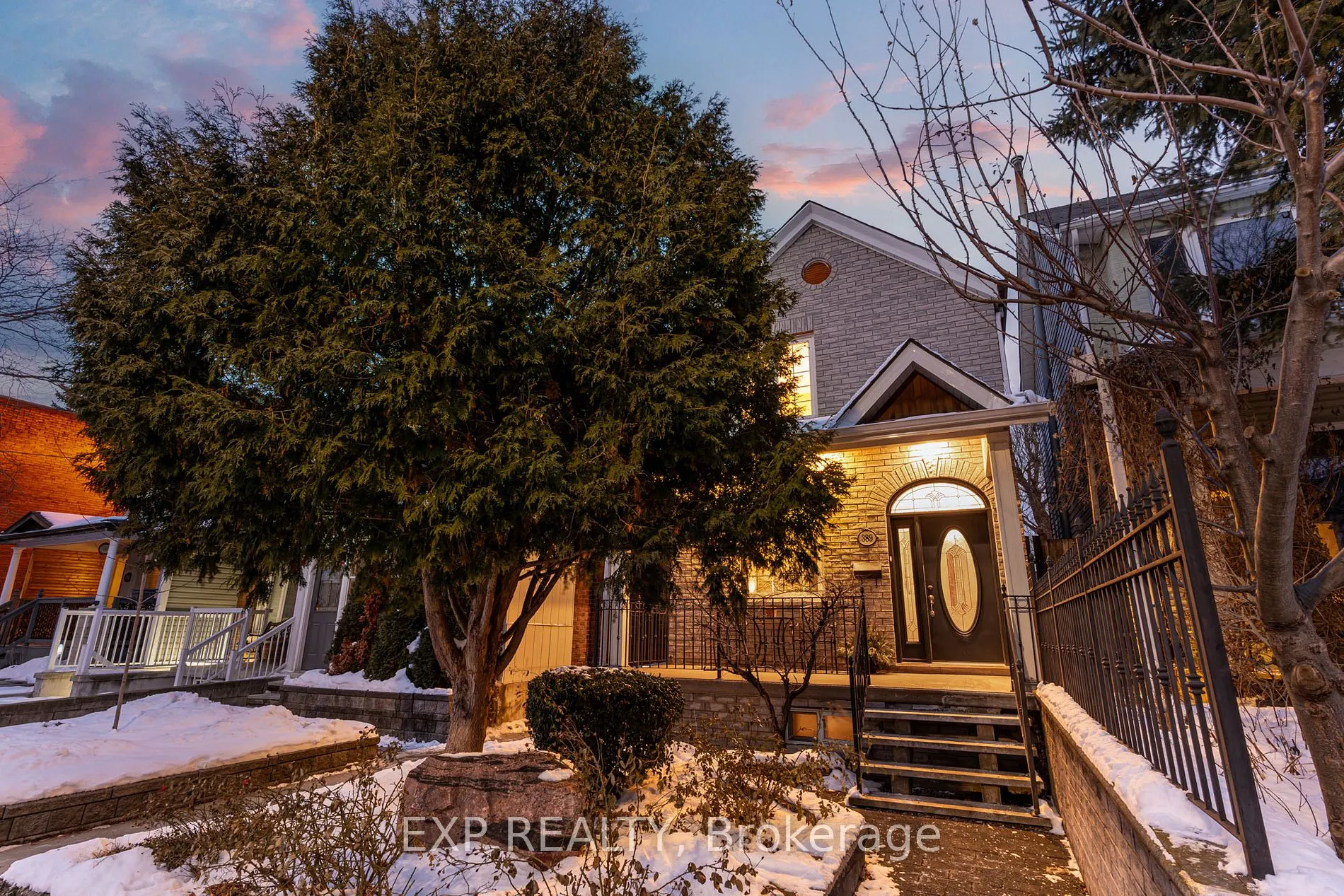 389 Delaware Ave