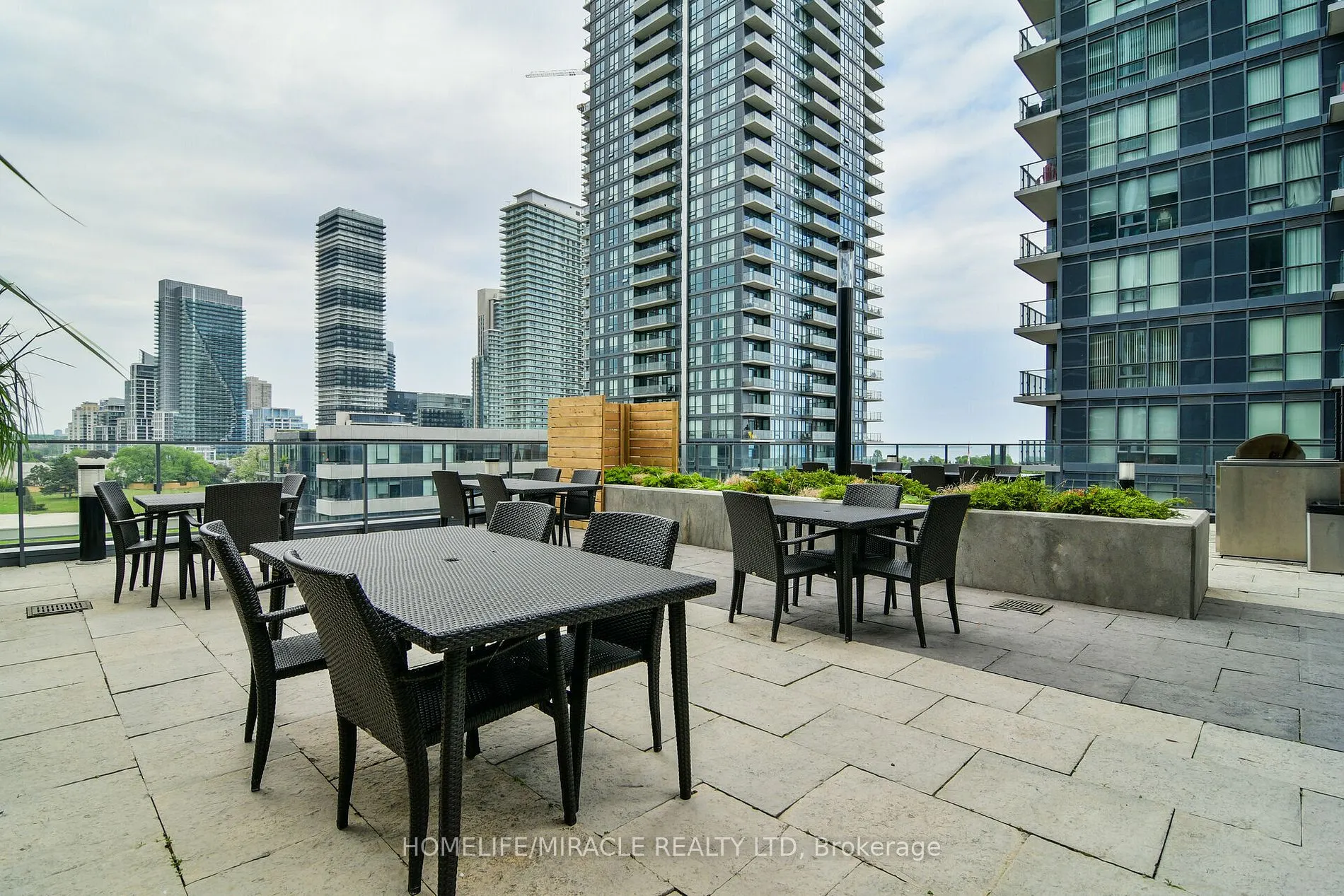 2220 Lake Shore Blvd W, #4208