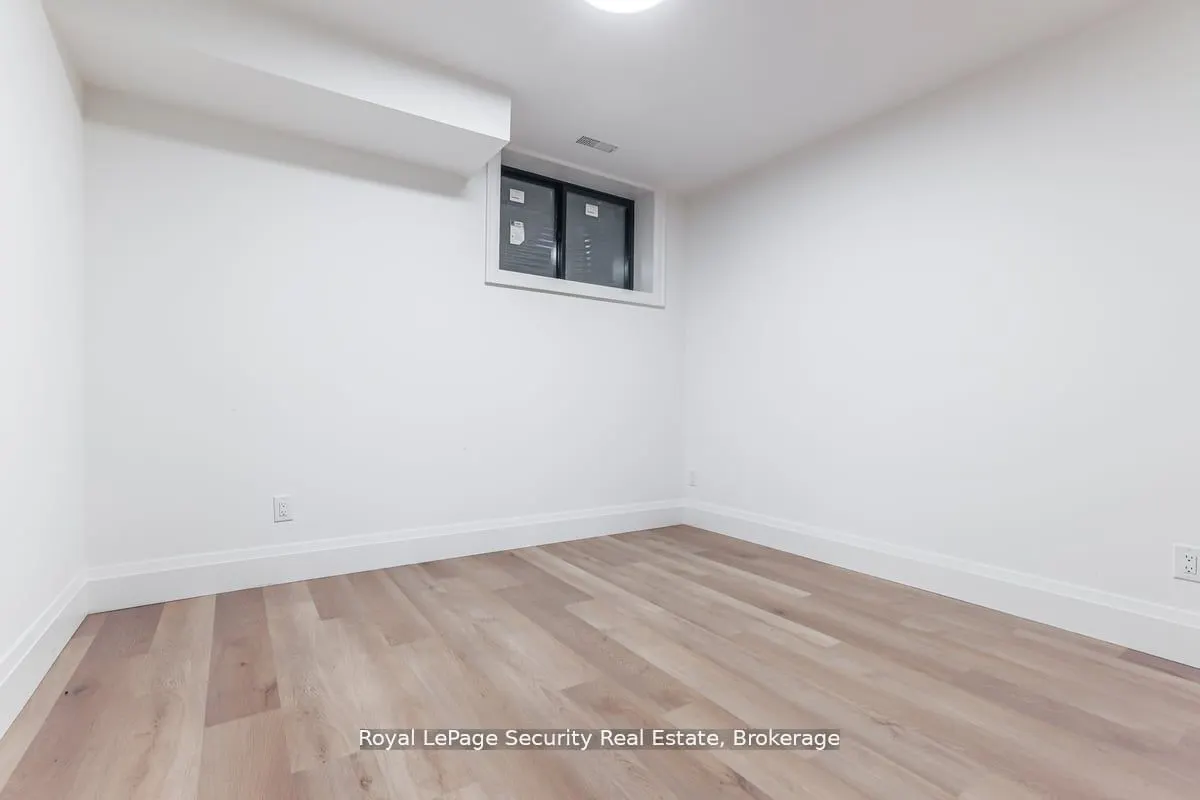 604 Ridelle Ave
