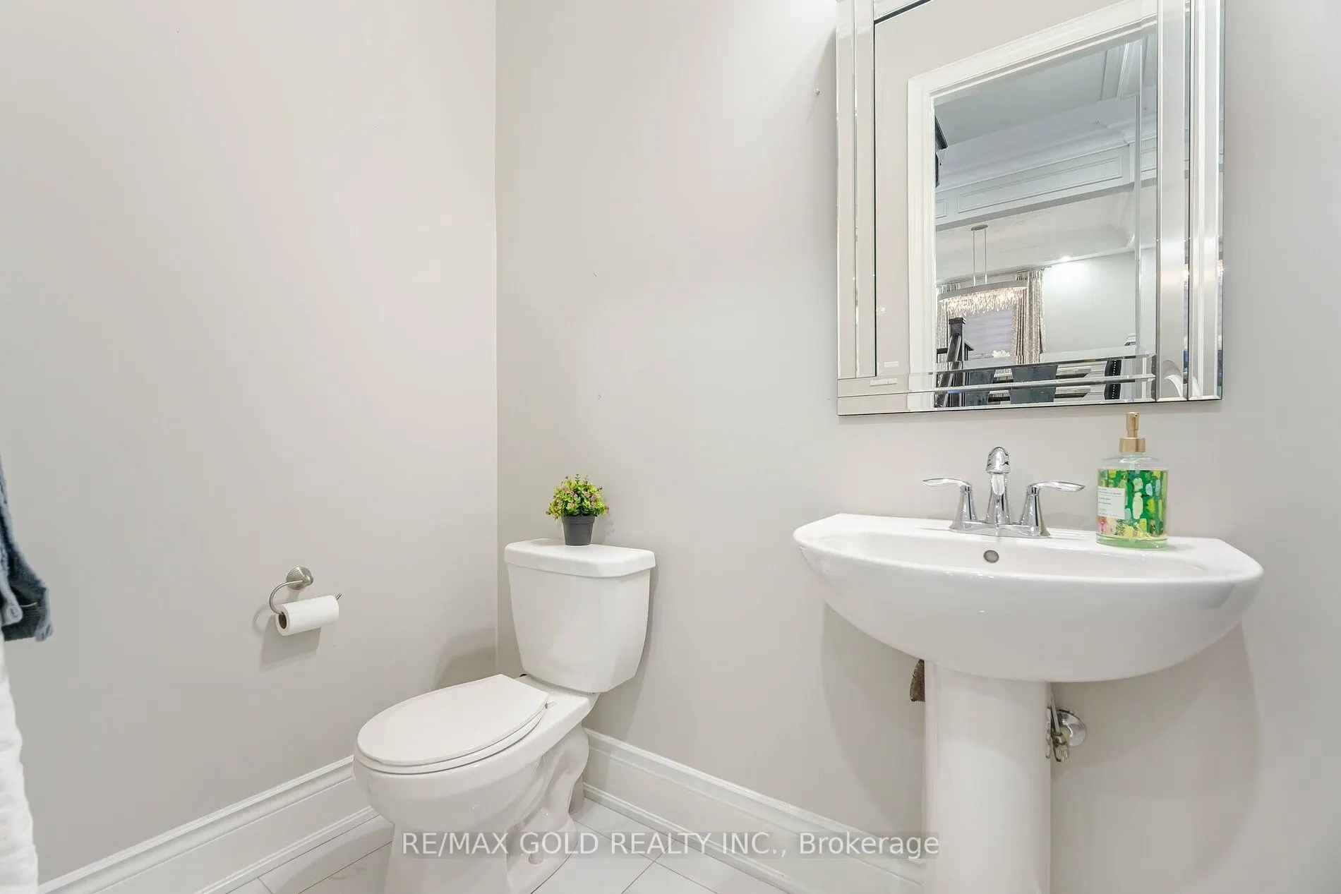 9 Bedouin Cres