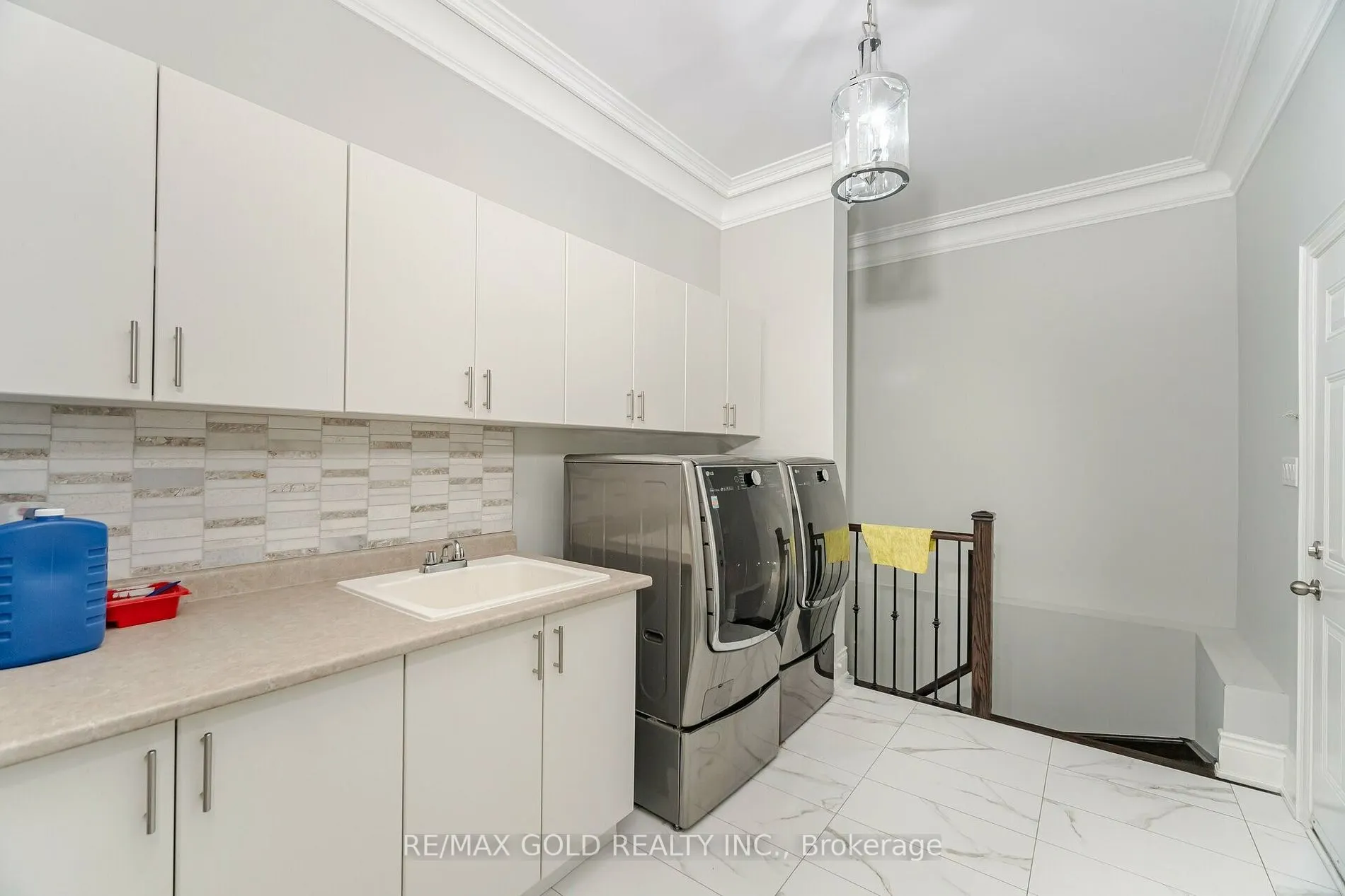 9 Bedouin Cres