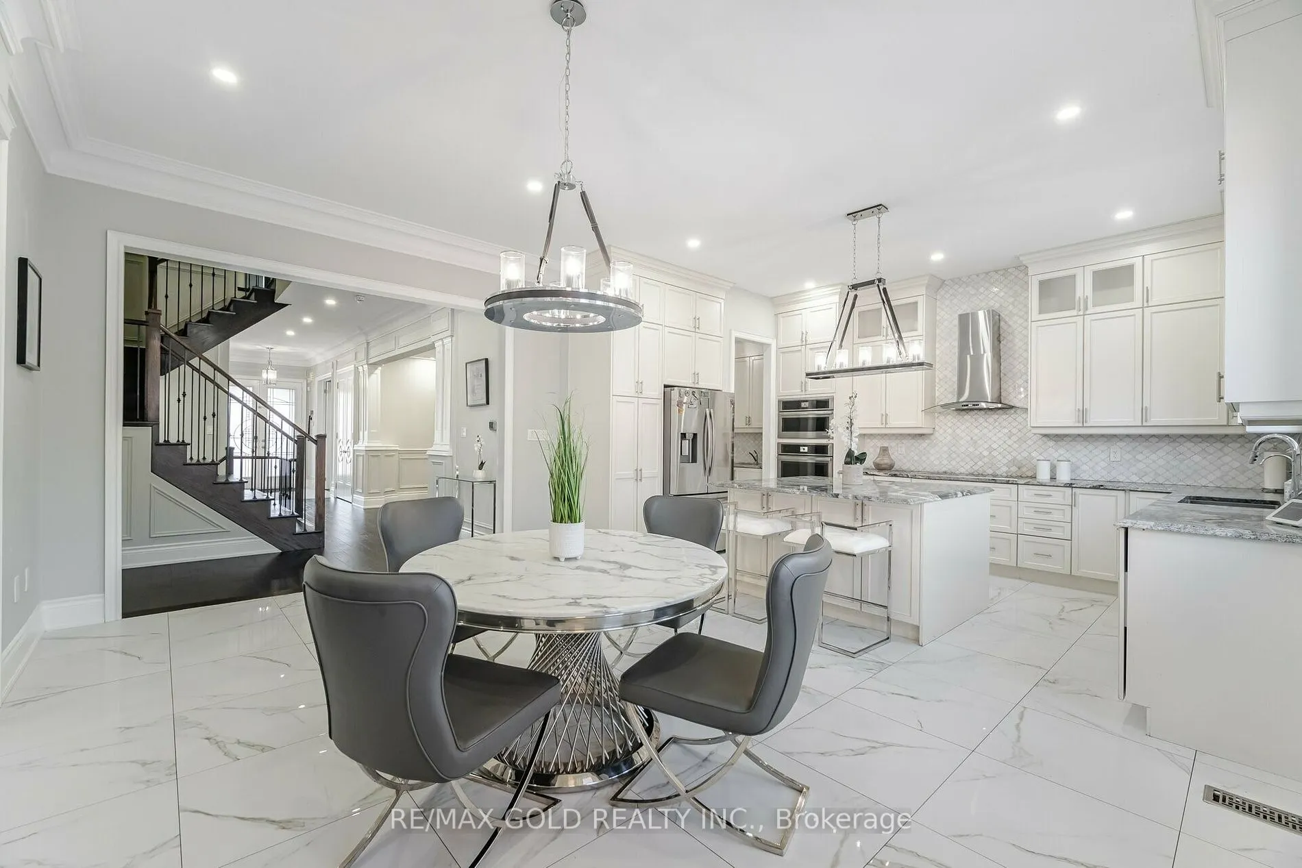 9 Bedouin Cres