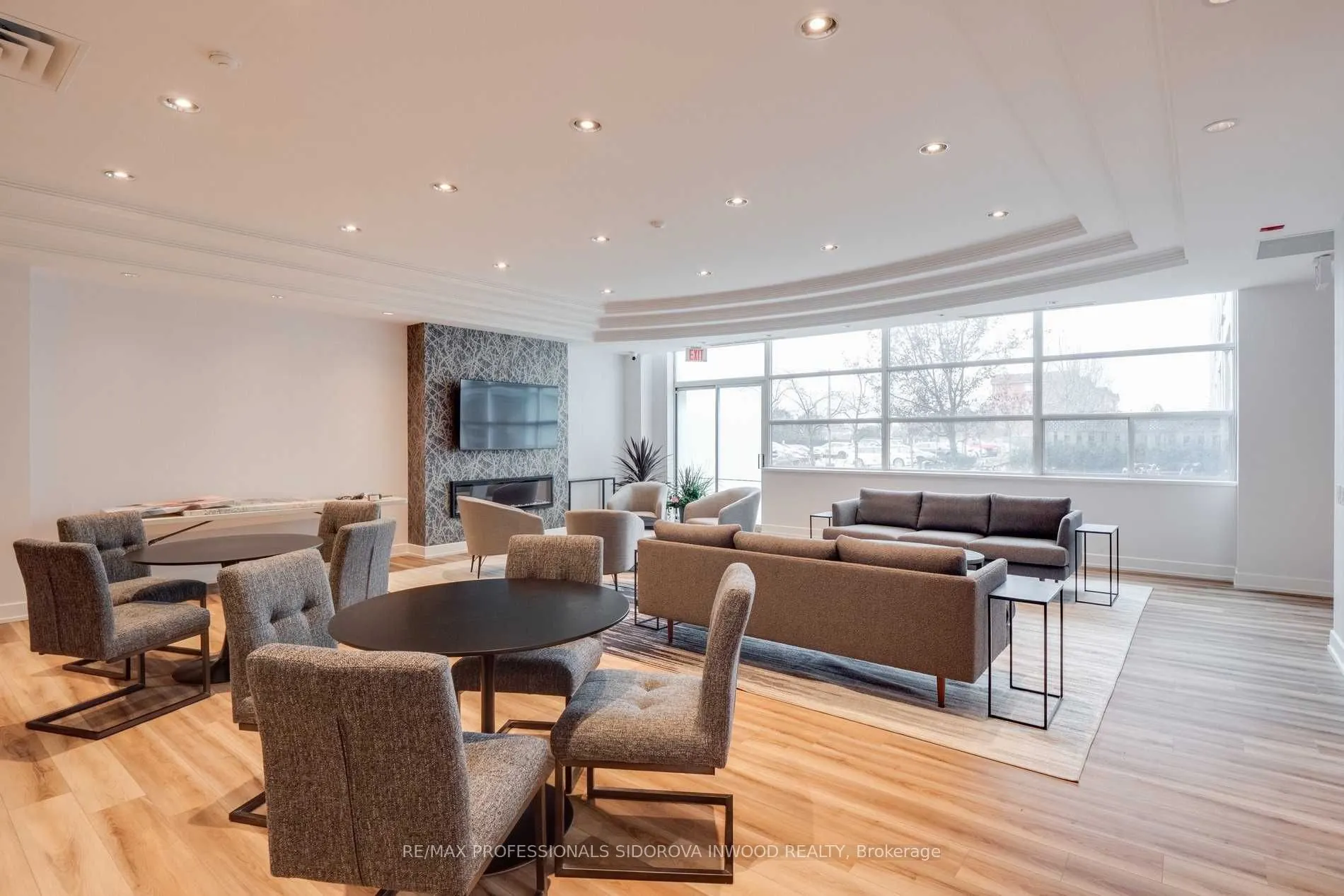 1001 Roselawn Ave, #429