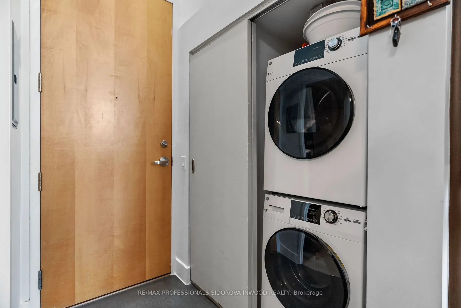 1001 Roselawn Ave, #429