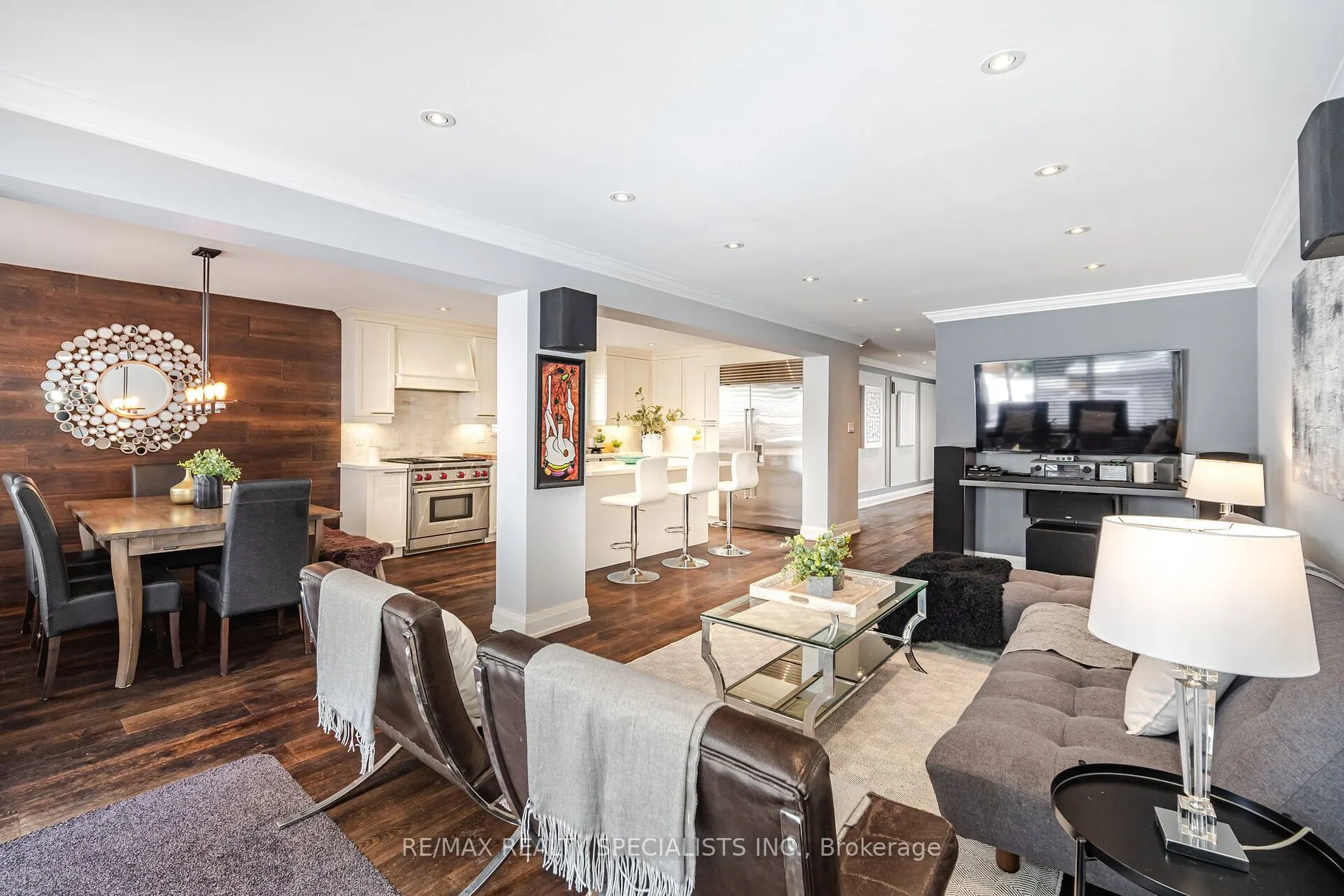 2244 Delkus Cres