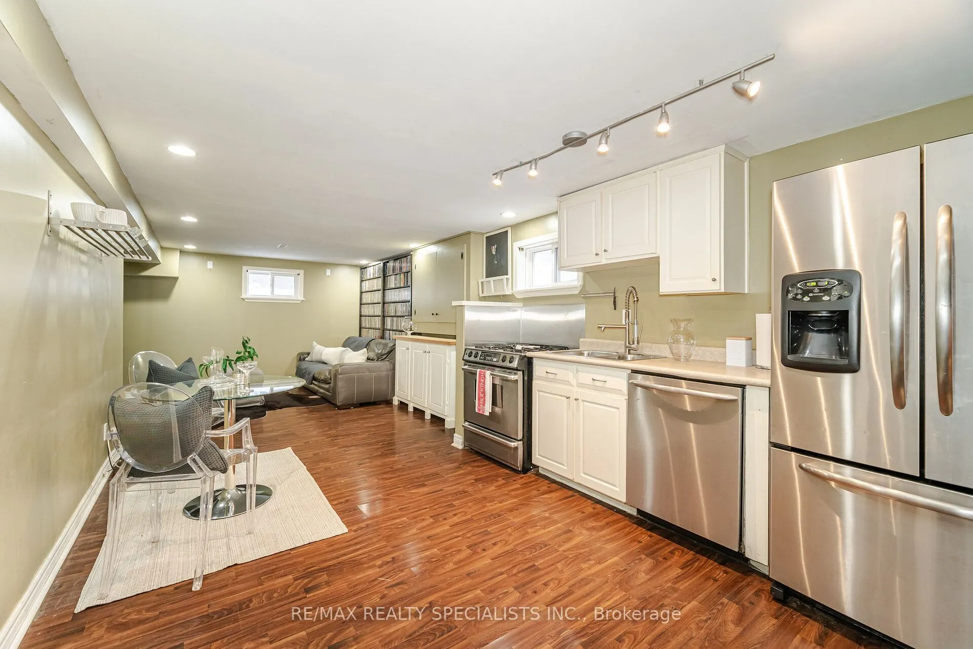 2244 Delkus Cres