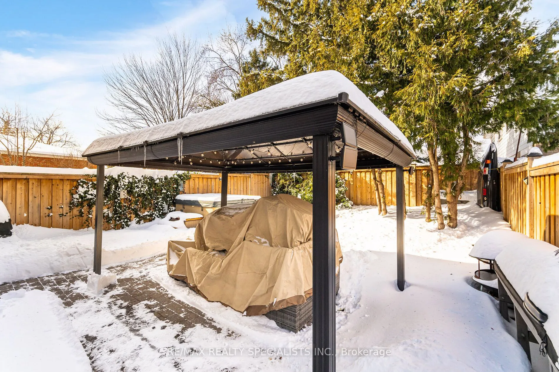 2244 Delkus Cres