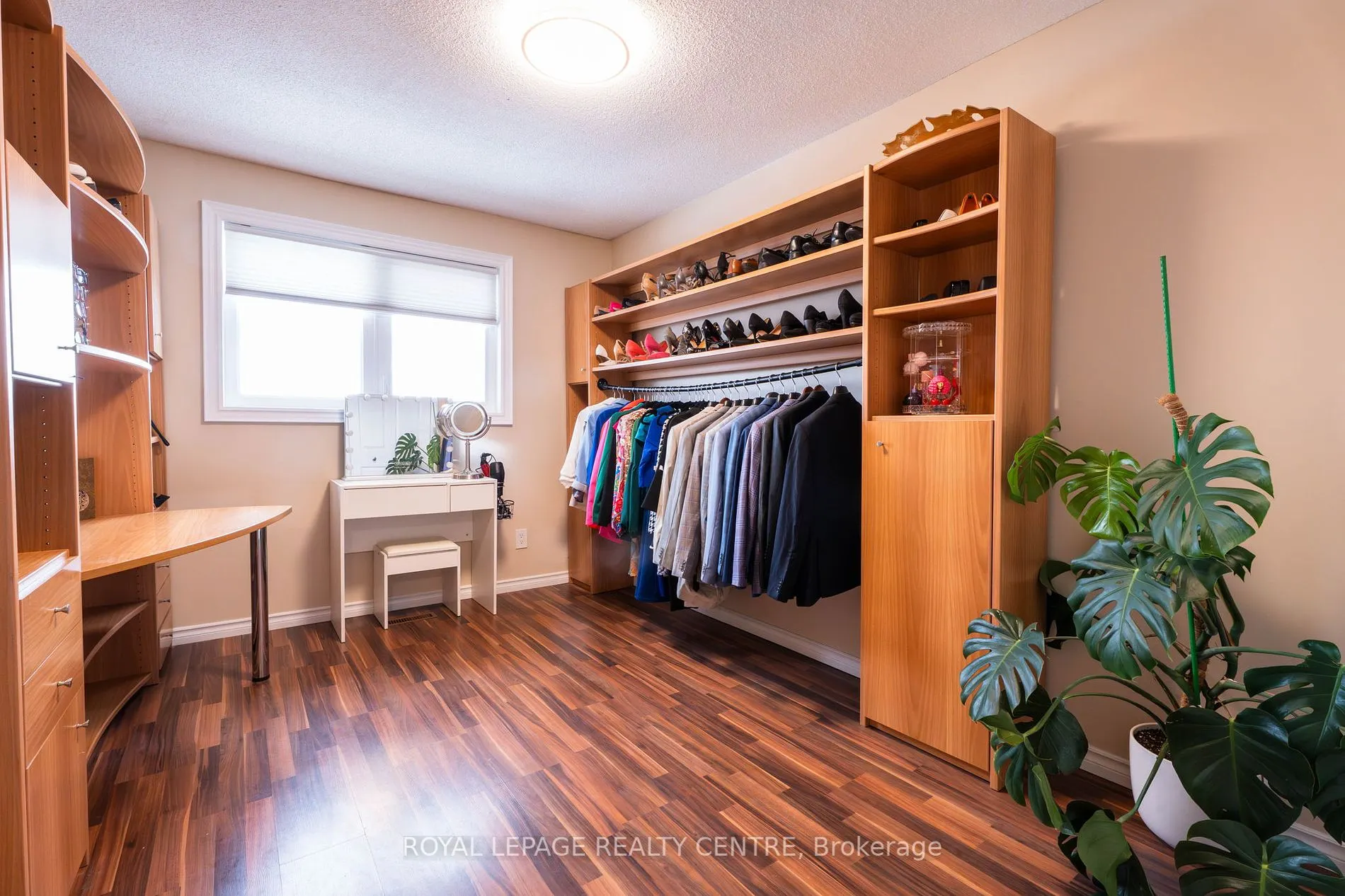 110 Simmons Blvd