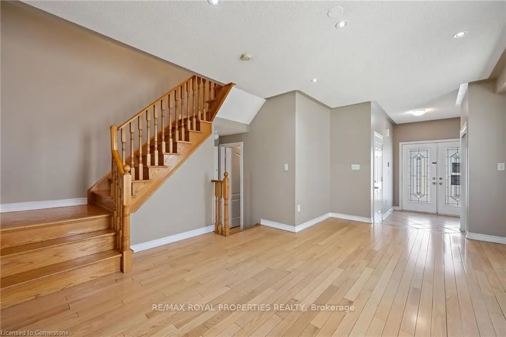 7173 Village Walk