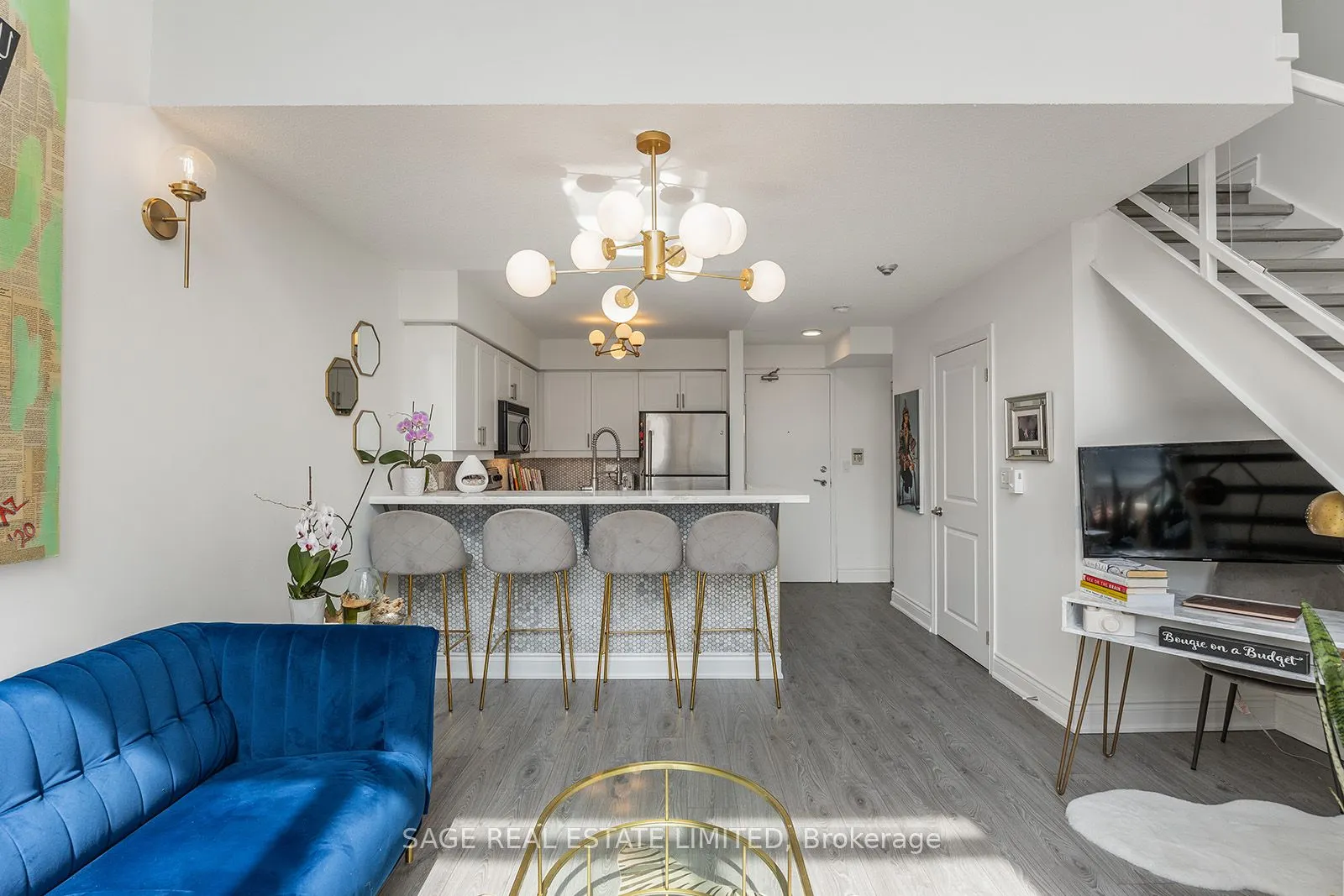 250 Manitoba St, #633