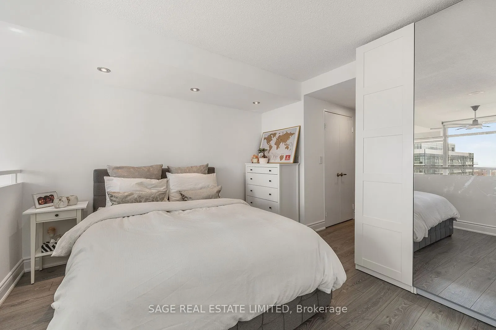 250 Manitoba St, #633
