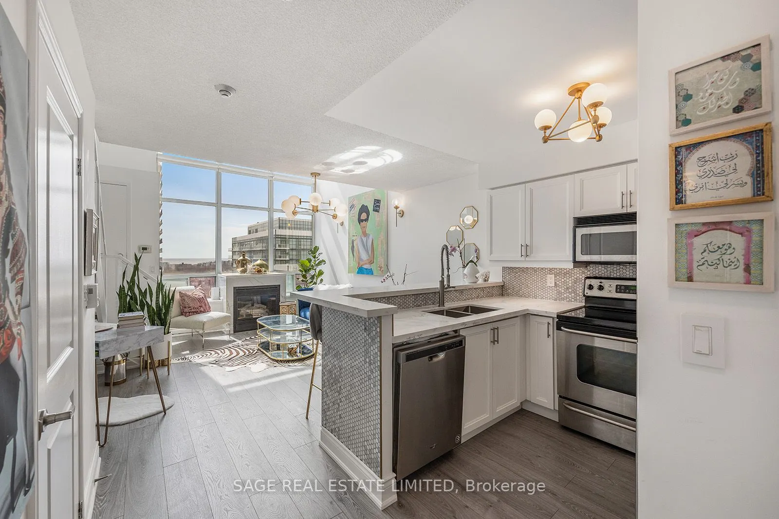 250 Manitoba St, #633