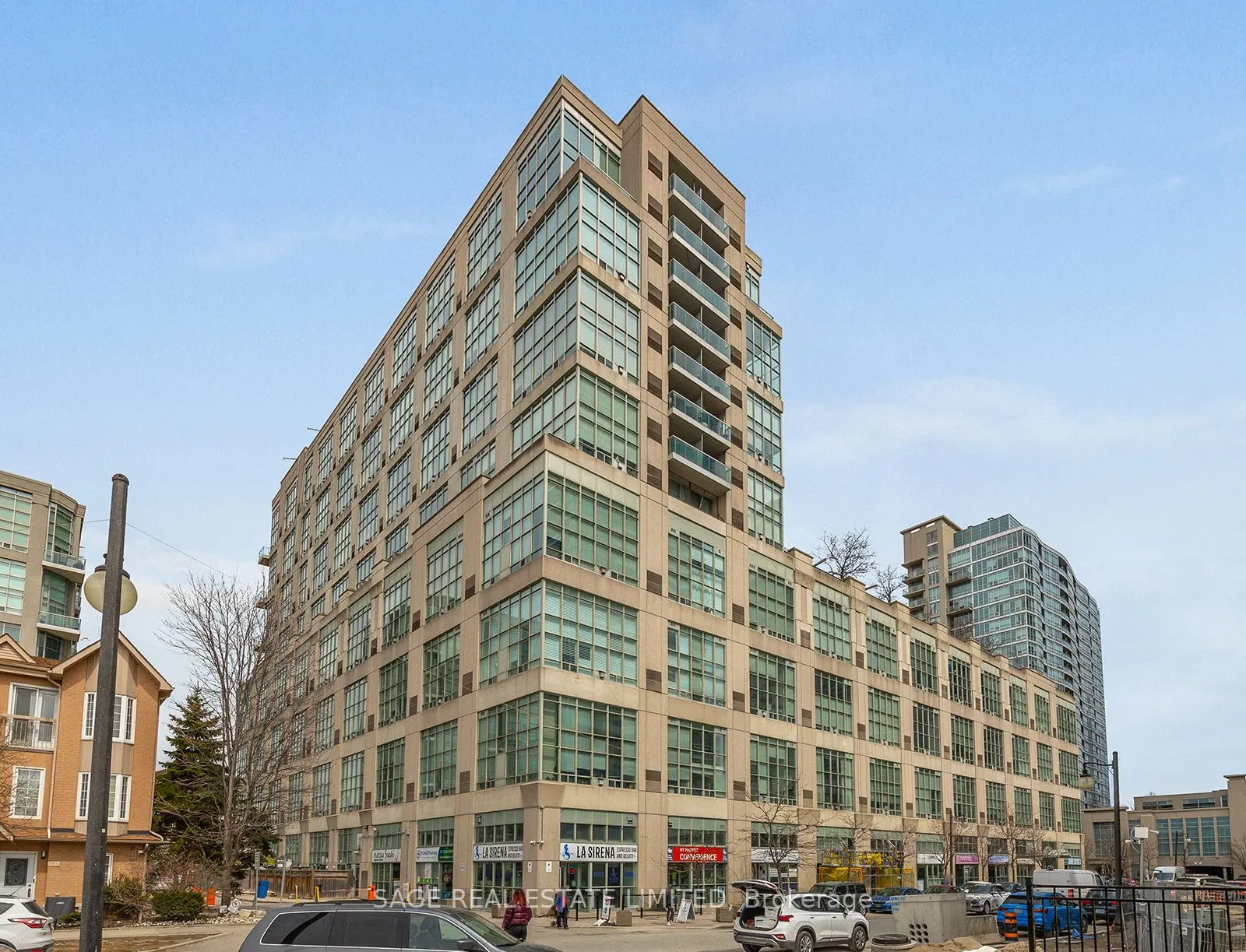 250 Manitoba St, #633