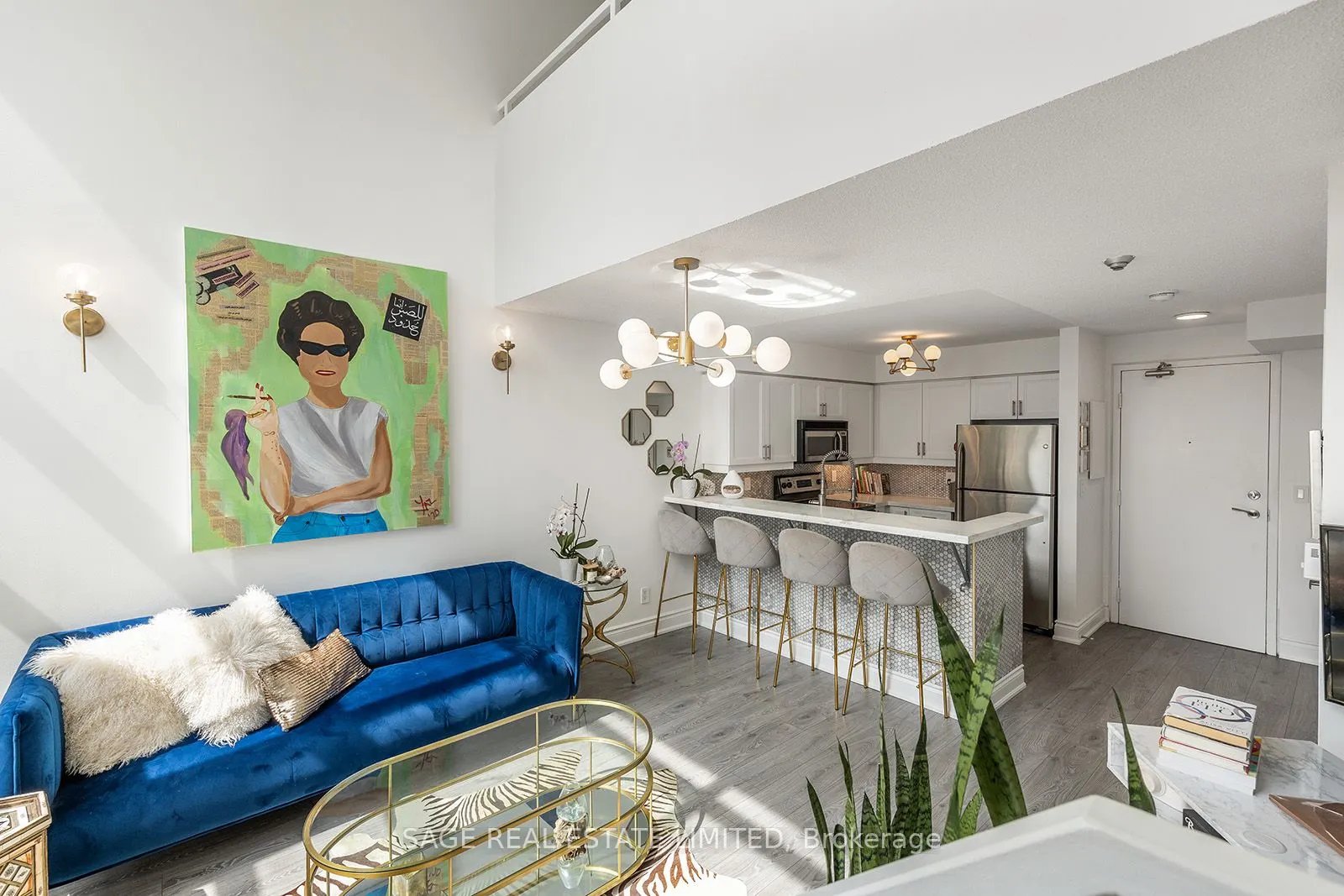 250 Manitoba St, #633