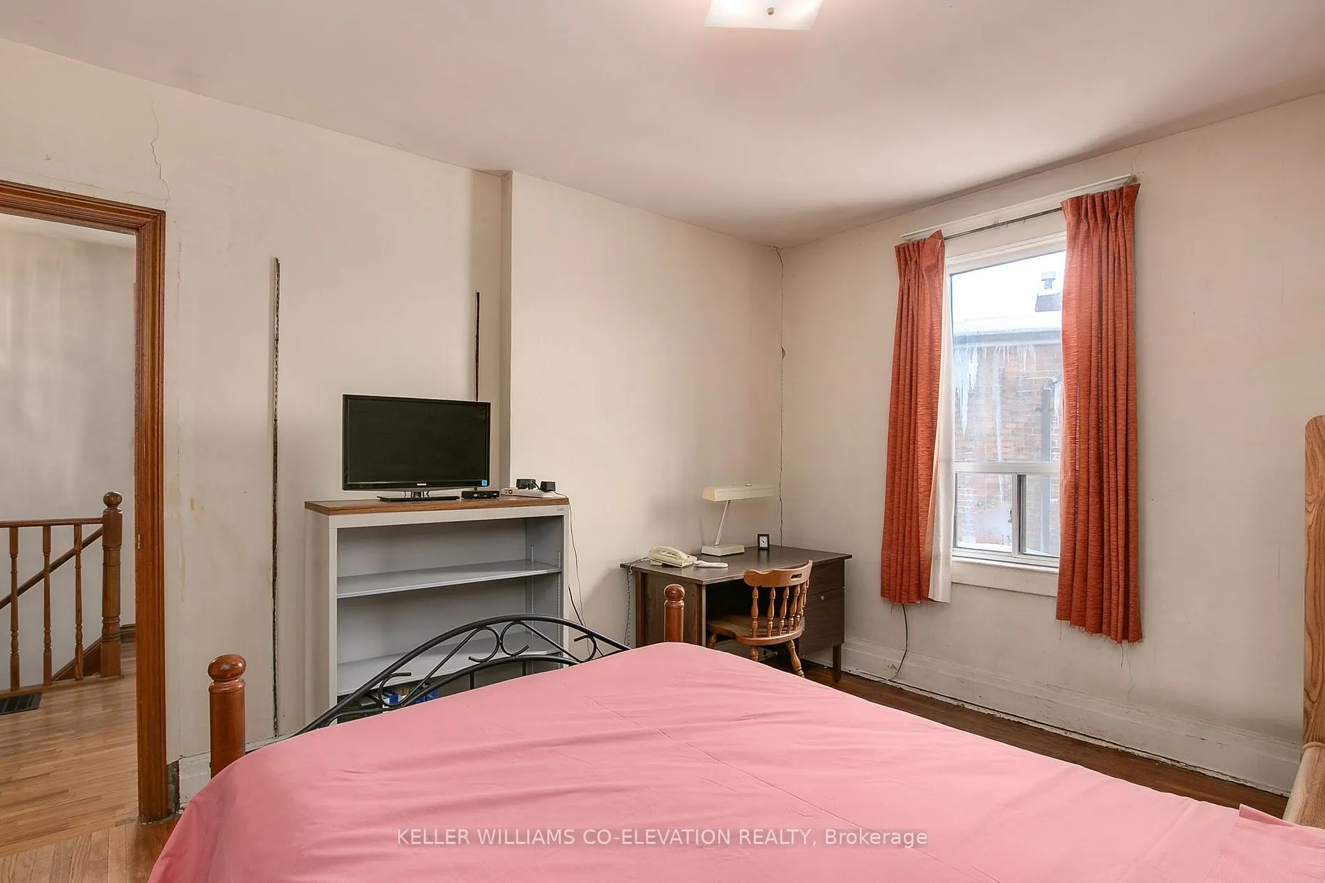 54 Hounslow Heath Rd