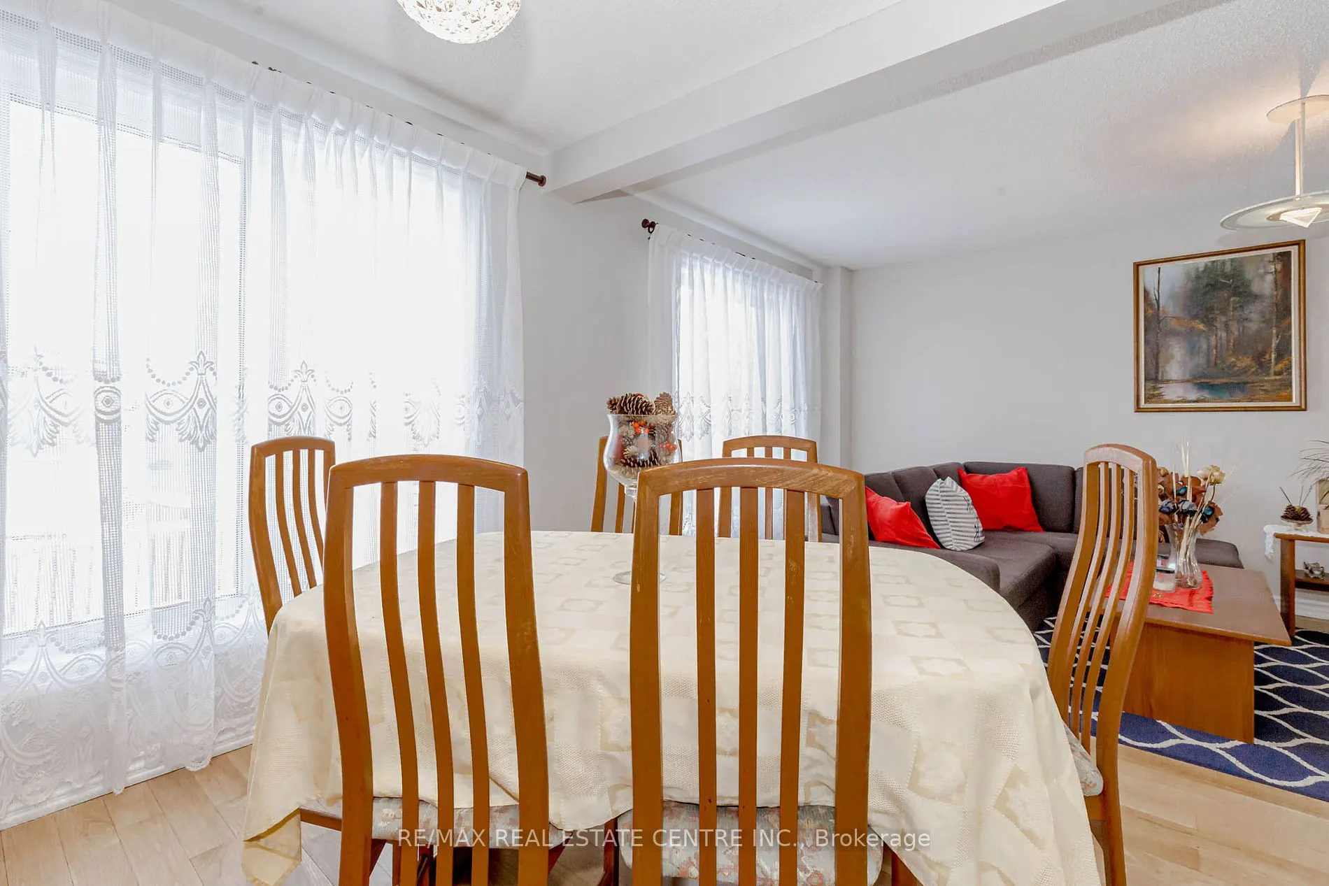 4155 Dursley Cres
