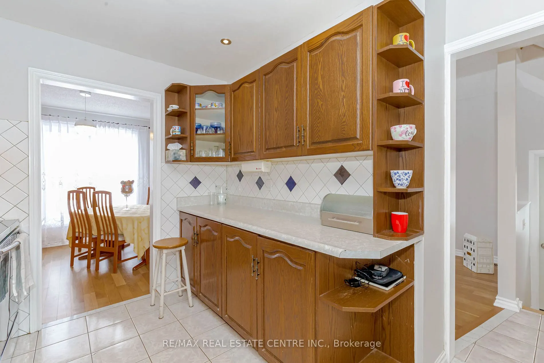 4155 Dursley Cres
